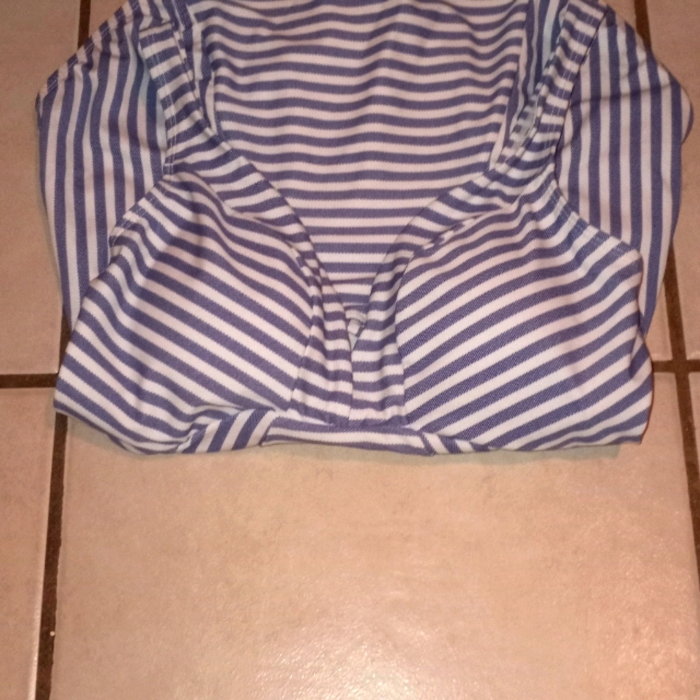 Swimsuit - Picture 4 of 7
